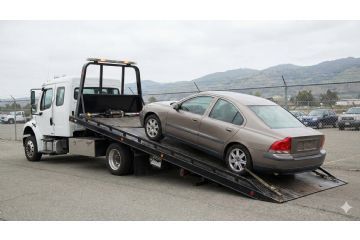 Auto caricata su carro attrezzi